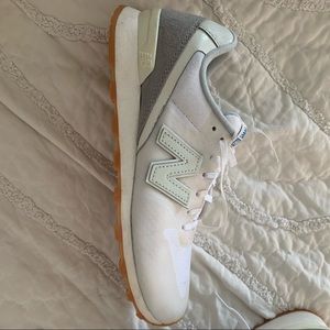 New balance sneakers women’s